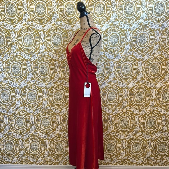 NWT Privacy Please Hampshire Velvet Ruched Sleeveless Midi Dress in Red size M - Picture 9 of 13